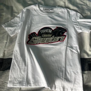 T shirt - Storlek S men passar som M