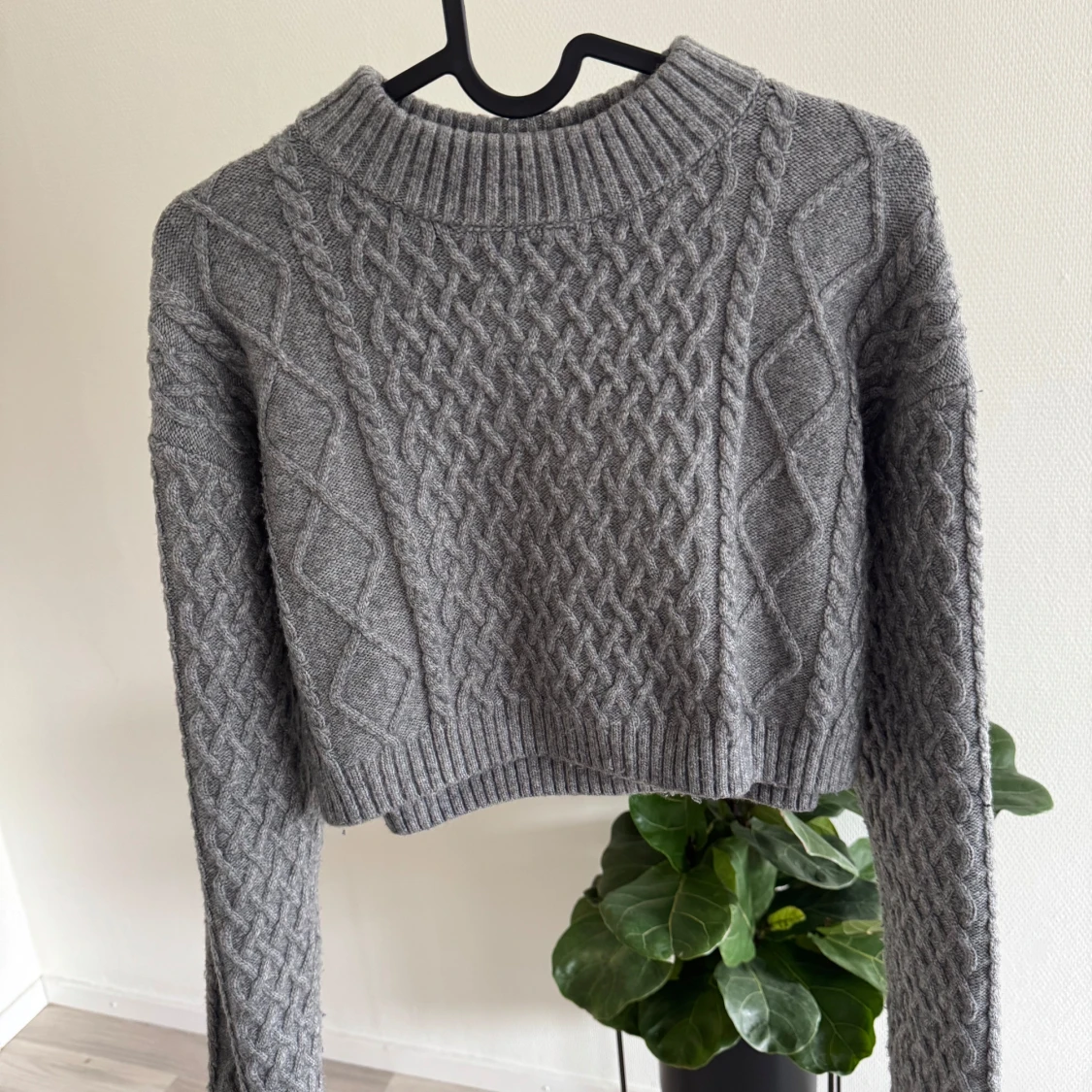 Grå croppad stickad tröja H&M XS - 1