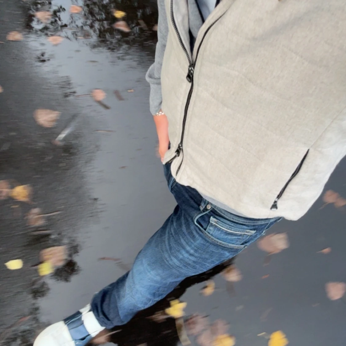 Ljusgrå quiltad dunväst Oscar Jacobson - 1