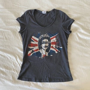 Sex pistols t shirt - Såld 