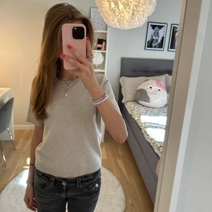 Stickad t-shirt❣️ - Så fin stickad t-shirt från gina! Använd få gånger så i fint skick!❣️