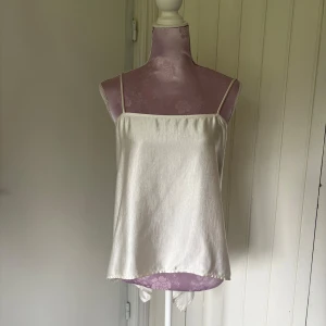 Draperat linne  - Nytt linne från Gina tricot i satin