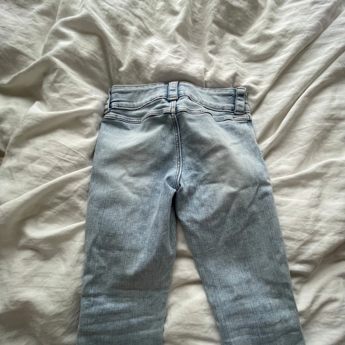 Ljusblå bootcut jeans  - 2