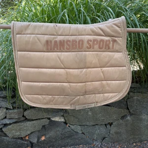  Schabrak från hansbo sport  -  Jättefint använt några gånger ett par fläckar på som går bort om man tvättar:)