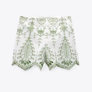 Shorts - Älskar dessa mönstrade broderade shorts från zara🥹aldrig använda!