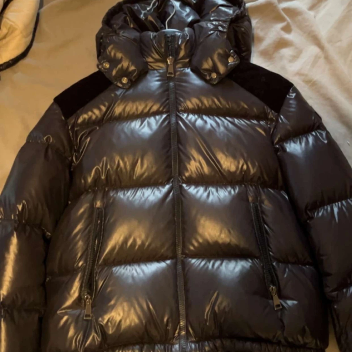 Svart Moncler pufferjacka med huva - 2