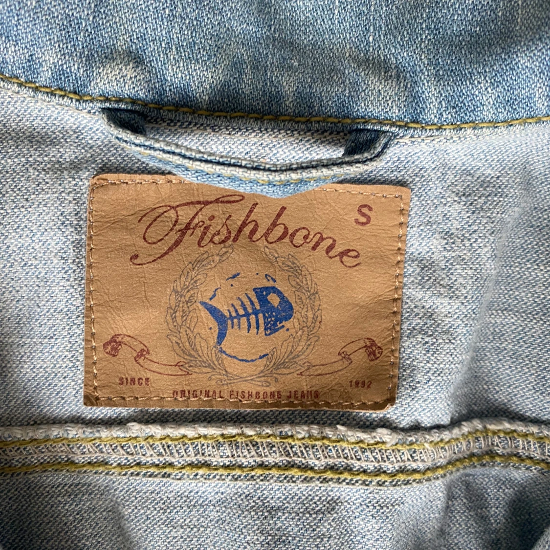 Ljusblå croppad jeansjacka Fishbone - 1