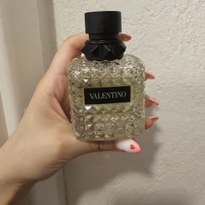 Valentino born in roma green  - 50ml, nypris 1400kr, knappt använd 