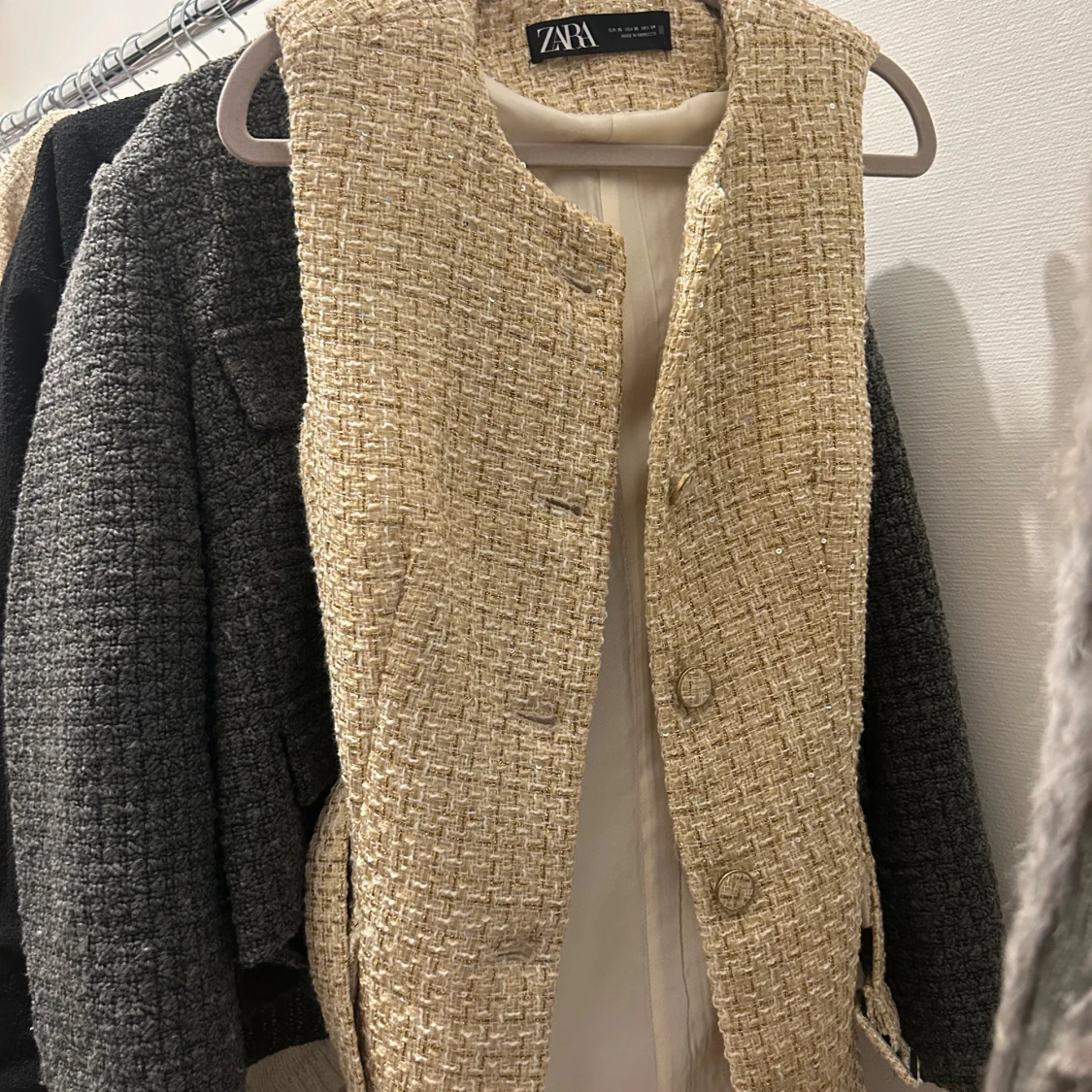 Beige tweedväst från Zara - 1