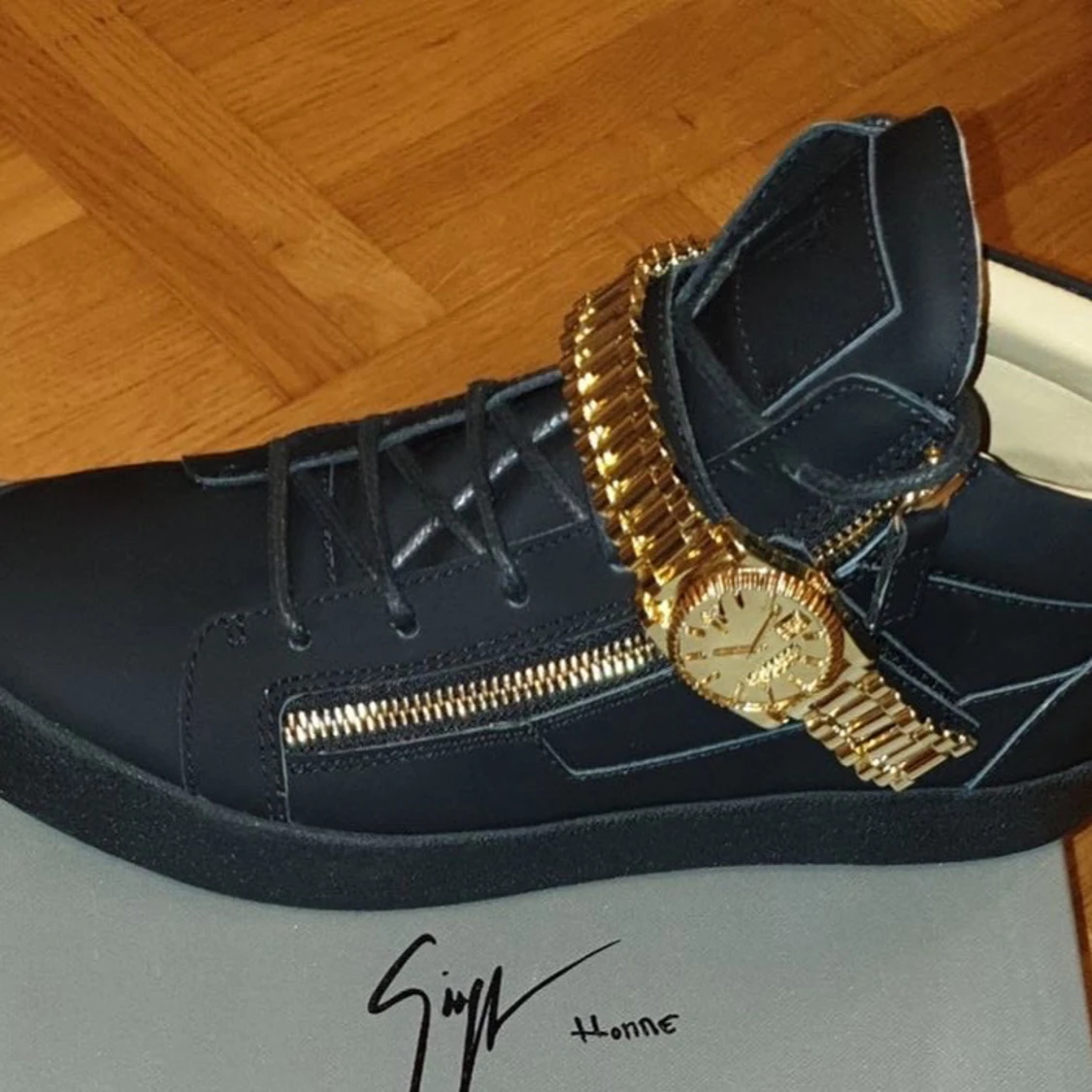 Giuseppe Zanotti skor 42 - 3