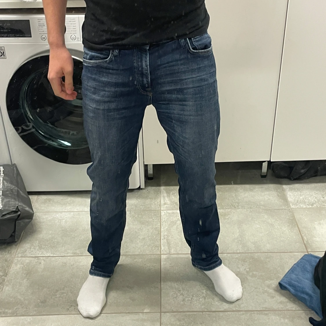 Mörkblå jeansbyxor - 2