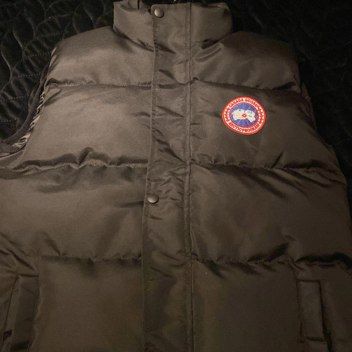 Svart dunväst från Canada Goose