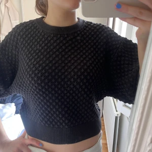  trekvartsärmad stickat  - trekvartsärmad stickad topp/tröja. bra skick 