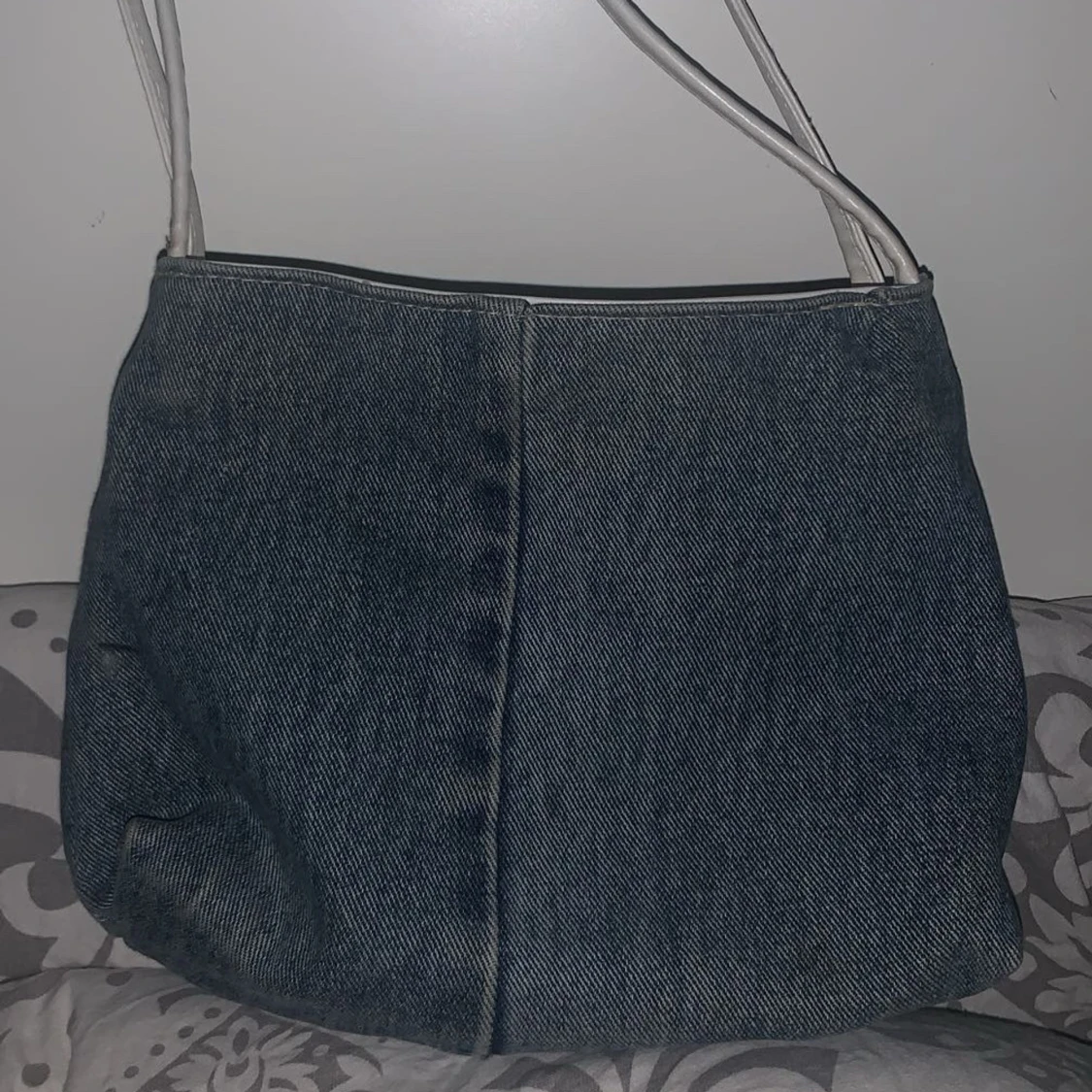 Jeansväska med vita axelband - 1