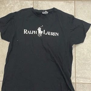 Svart polo tshirt - Tshirt svart Ralph lauren storlek s