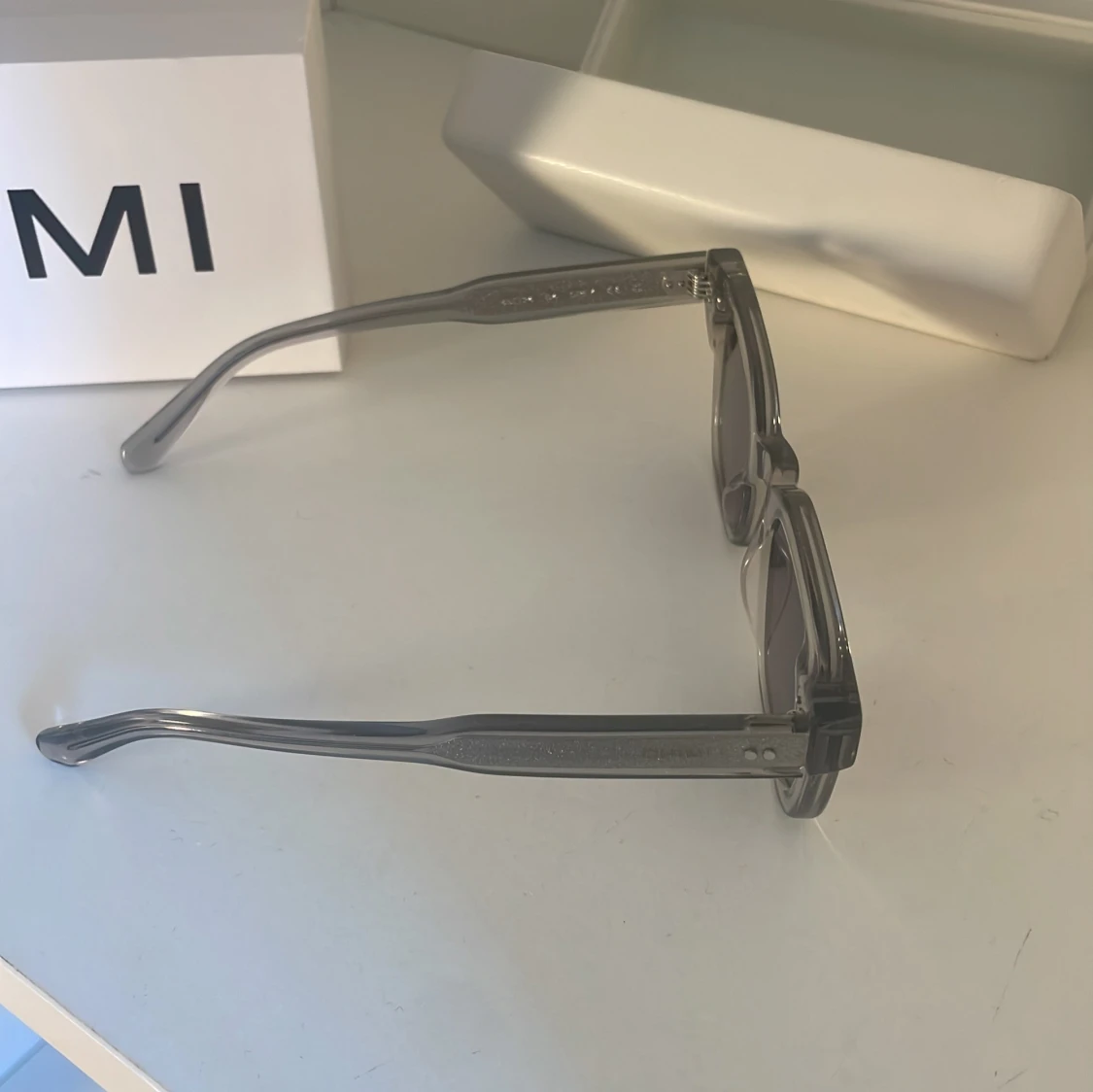 Transparenta solglasögon från CHIMI - 3