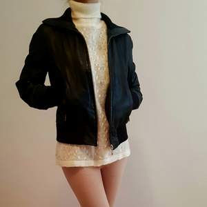 Leather jacket with lots of compartments Size:34 May fit size xs to s Can meet up at tcentral
