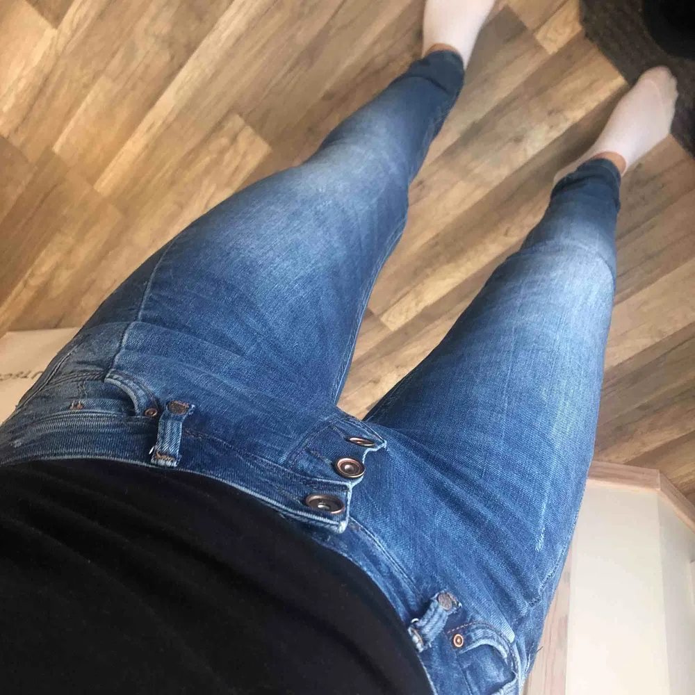 Mjuuukaste jeansen från Pulz jeans! Sista bilden stämmer mest överens med färgen. Använda 2-3 gånger ✨. Jeans & Byxor.