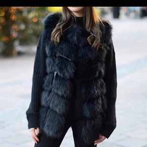  - Helt ny oanvänd pälsväst i storlek S!