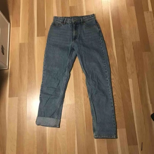  - Mom jeans from monki som tyvärr är för små för mig💕