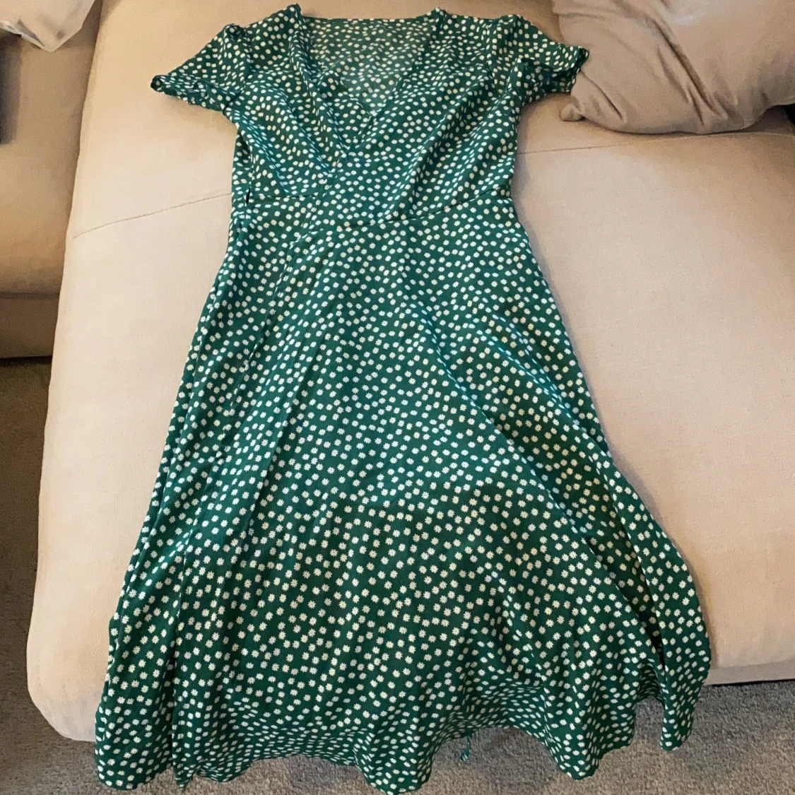 Klänning grön blommig 