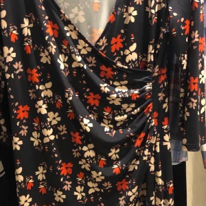 Pernilla Wahlgren klänning - Jättefin klänning i stl 38-40. Fint skick, nypris 1000:-