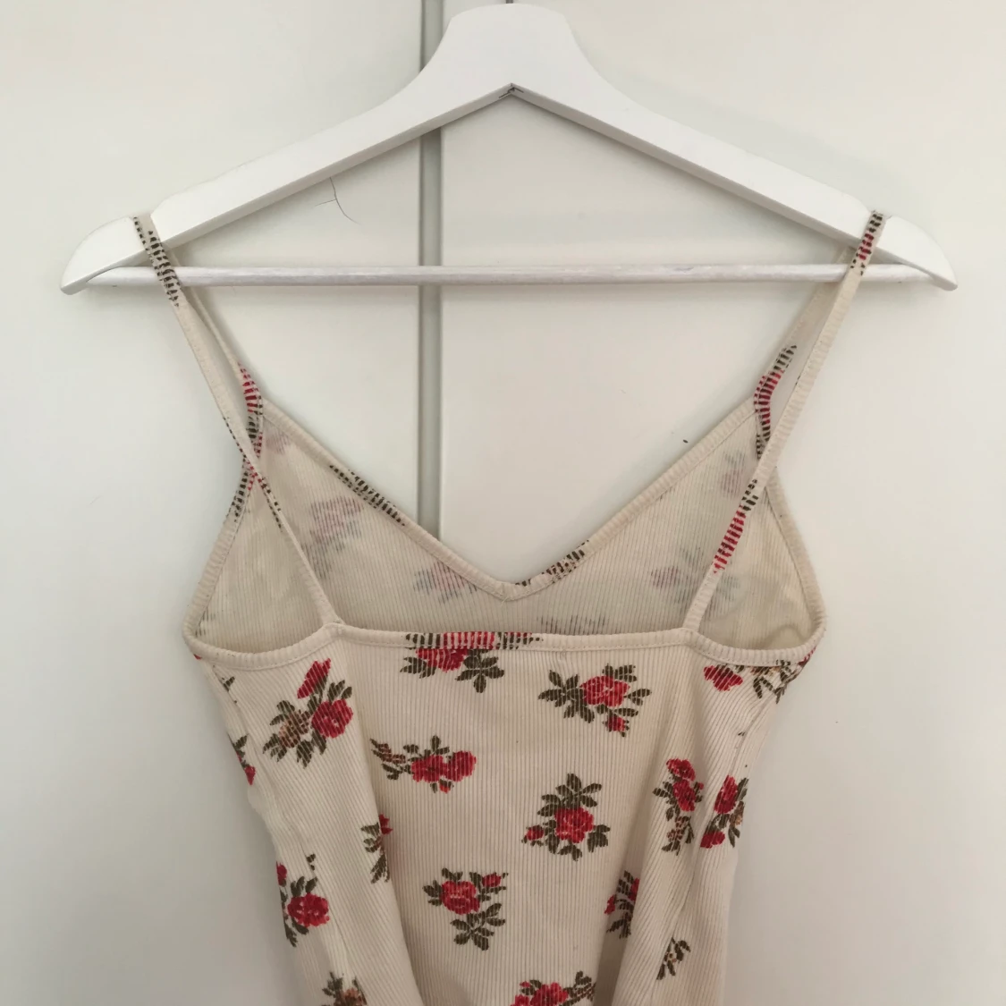 Blommig crop-top  - 90