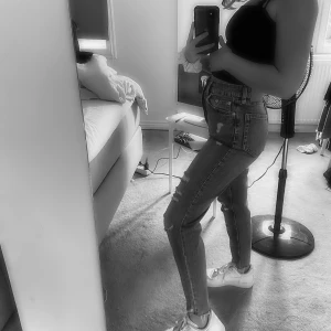 Skitsnygga mom jeans 💘 - I nyskick! Jag är 155 cm 💕