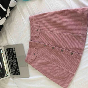  - Jätte fint rosa Manchester kjol ! Har aldrig använd pga liten för mig ! 💕 