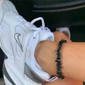  - Fotlänk💘 Svarta stenar av Obsidian! Frakt 10kr. ✨  Instagram @byviolajewelry 