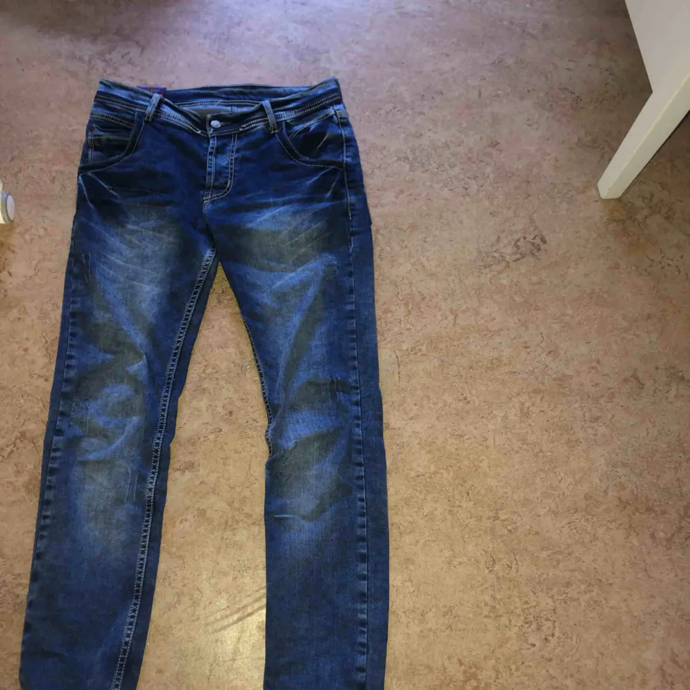 Hugo boss jeans i storlek S. . Jeans & Byxor.