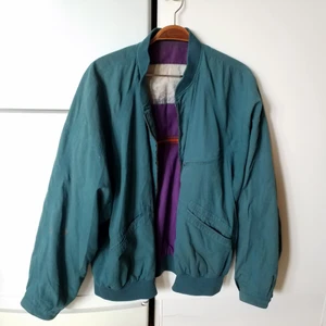  - Lila och turkos vintagejacka. Några fläckar, syns på sista bilden!