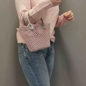  - Söt väska med plast inuti. Frakten är inräknad i priset. Tar swish! 