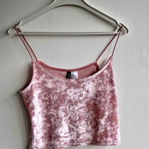  - Kort linne i rosa krossad sammet 💕