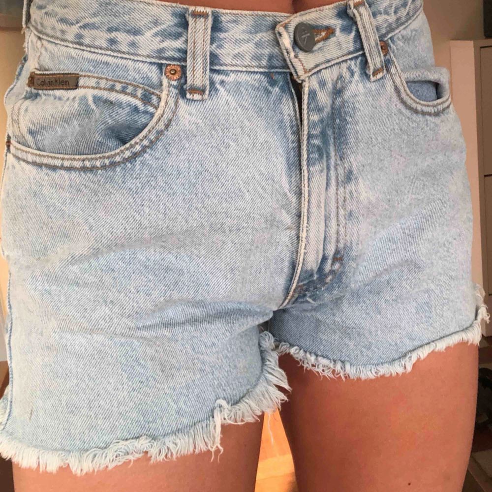 Supersnygga jeansshorts från Calvin Klein, storlek XS. Frakt tillkommer!. Shorts.