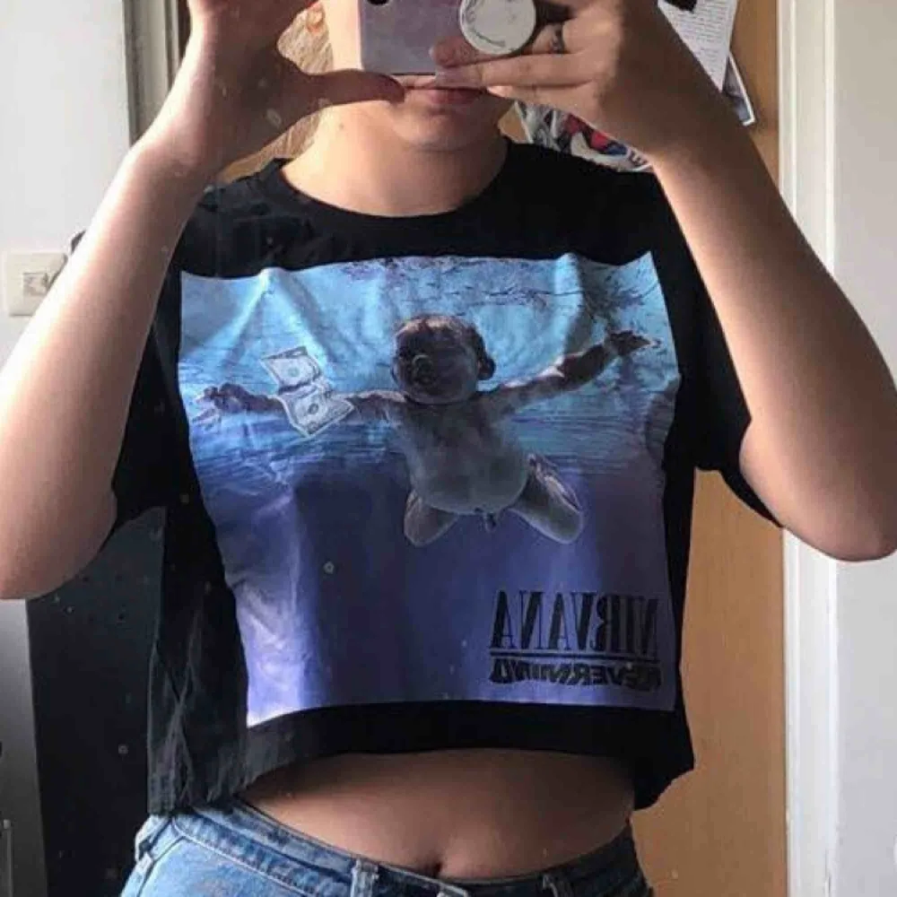 Nirvana nevermind croptop. T-shirts.