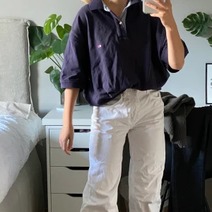 Tommy hilfiger pike - Tommy hilfiger pike i herrmodell. Kan användas både som oversized tröja och t-shirt klänning. Budgivning avslutas på måndag kväll✨ Köpare står för frakt