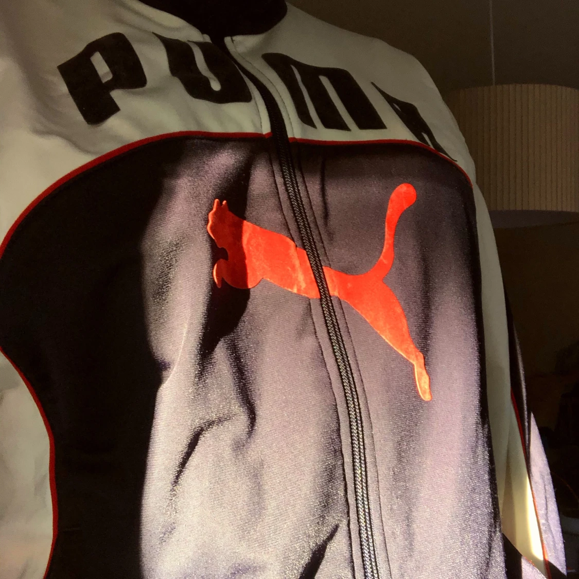 Puma track suit jacket ( M )