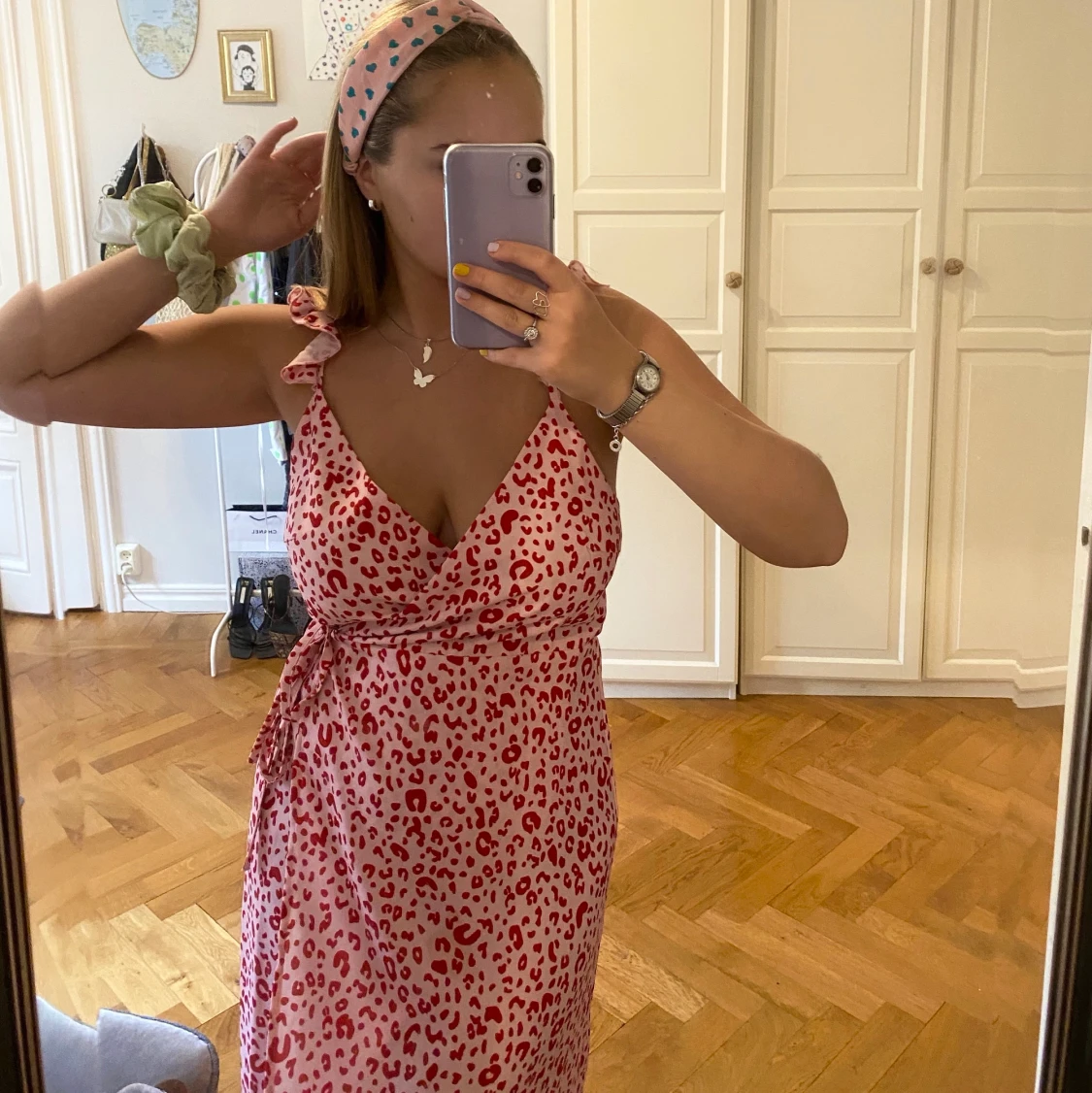 Rosaröd klänning i leopard - 90