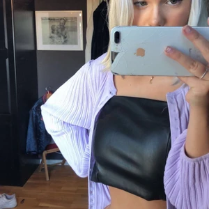 Mango - Säljer super gullig ljus lila kofta. Använt Max 4 gånger ☺️☺️ är 170cm. Säljer pågrun av att jag inte får användning till den.  Säljer för 200 iklusvis frakt. Köpte för 499kr (pris kan diskuteras) kom dm vid intresse☺️☺️💕💕