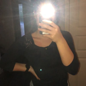 Tröja med spets - Jättefin knappt använd tröja från Kappahl/Hampton republic! 🦋