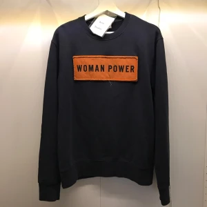  - Oanvänd ACNE Studios woman power sweathshirt. Nypris 2400:-