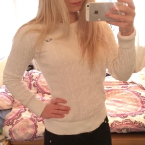  - Kabelstickad tröja 
Passar XS-S