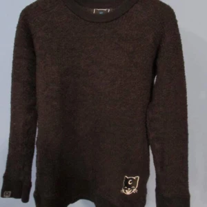  - Mysig tröja ifrån Drop Dead!