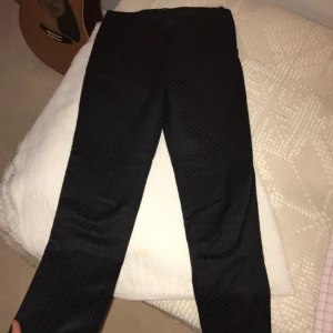  - Fina kostymbyxor från benetton. 