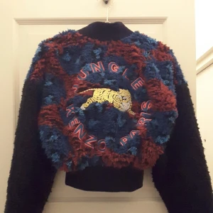  - sjukt fin jacka från kenzos samarbete med H&M ny med lappar xs