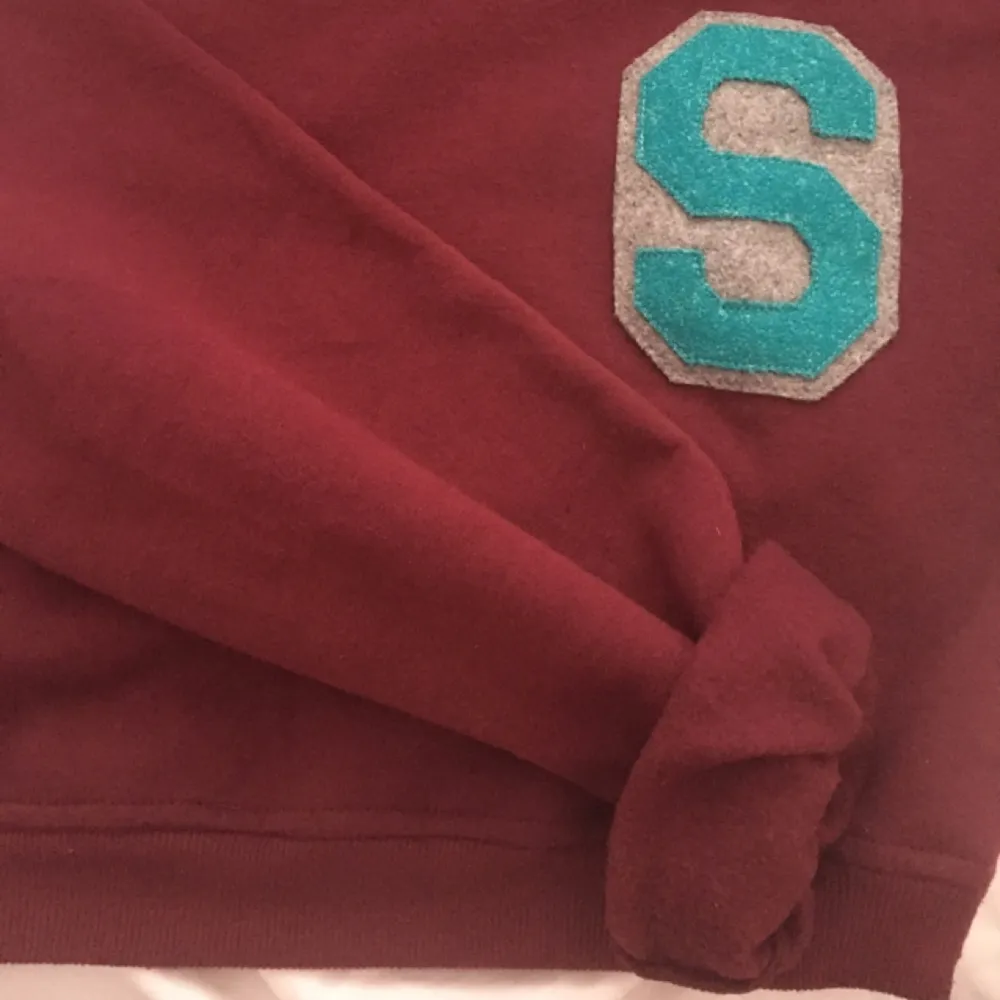 Super skön vintage hoodie från Beyond Retro! Aldrig använd (för liten på mig) 😄. Hoodies.