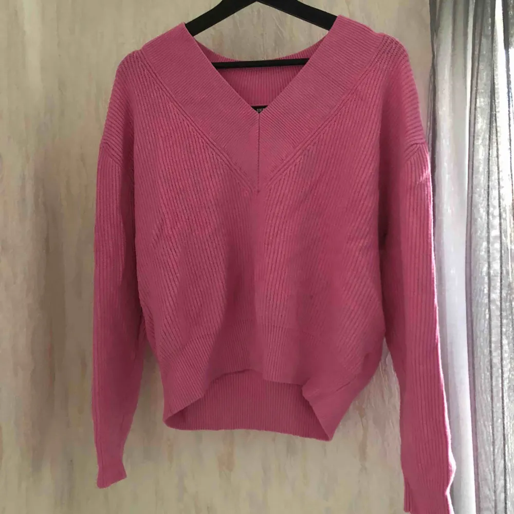 Snygg fin rosa tröja från Gina Tricot strl xs- 50kr . Stickat.