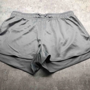  - Träningsshorts från h&m! Aldrig använda 👟