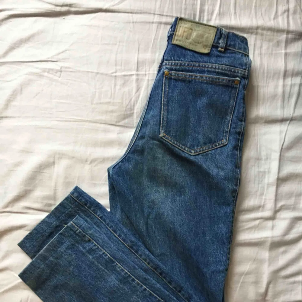 Raka jeans från märket INTERSTATE UFO COUNTRY. Köpte vintage!. Jeans & Byxor.